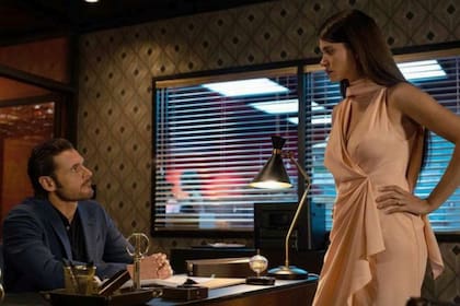 Los gemelos que supuestamente fueron acosados actuaron en algunos capítulos de la serie The Cleaning Lady, que dirigió el acusado y en la que actuó Eva de Dominici