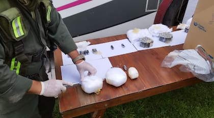 Los gendarmes descubrieron la operación por la actitud de una integrante del grupo.