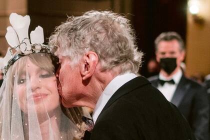 Los Getty (en la foto están Gordon Getty su nieta, Ivy) consideraban a Newsom parte de la familia y le ofrecieron oportunidades que su entorno de origen no podía brindarle