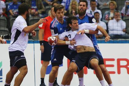 Los Gladiadores no pudieron con el bicampeón olímpico