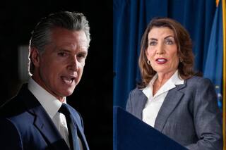 Gavin Newsom y Kathy Hochul, sin filtro: tildaron de traidores a sus aliados rumbo a la reapertura del gobierno