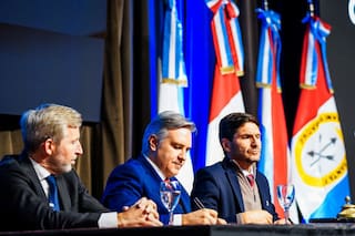 Los gobernadores no peronistas buscan organizar un bloque federal y ya conversan listas de candidatos al Congreso