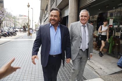Los gobernadores Gustavo Sáenz (Salta) y Osvaldo Jaldo (Tucumán) negocian un nuevo bloque legislativo