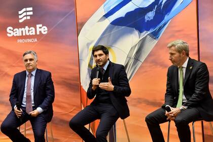 Los gobernadores Llaryora, Pullaro y Frigerio en la junta de Gobernadores