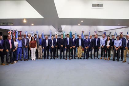 Los gobernadores piden que el impuesto PAIS sea coparticipable