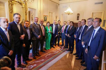 Los gobernadores que fueron recibidos hoy unos minutos por el presidente Alberto Fernández.