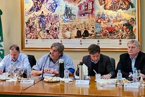 Los gobernadores Ricardo Quintela (La Rioja), Axel Kicillof (Buenos Aires) y Sergio Ziliotto (La Pampa) asistieron hoy a la sede del Smata invitados por Ricardo Pignanelli para la presentación de un documento económico