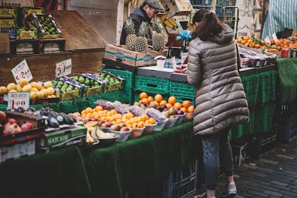 Los gobiernos locales ajustan los tabuladores de ingresos para fomentar el consumo de los trabajadores
