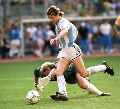 Los goles importantes fueron de Caniggia: la Argentina llegó a la final del Mundial de 1990 gracias a los goles de Pájaro en los octavos de final con Brasil y contra Italia en la semifinal