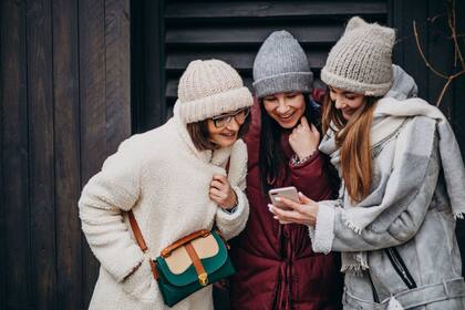 Los gorros y bufandas son sumamente útiles para combatir el frío