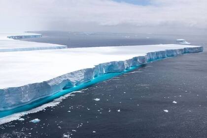 Los grandes icebergs, como el reciente A68, "fertilizan" los océanos con nutrientes minerales