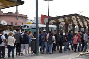 Colectivos, subtes, trenes y vuelos, uno por uno los servicios afectados por la huelga general