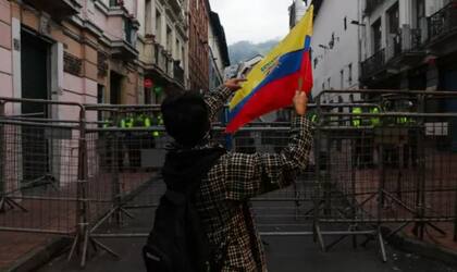 Los grupos indígenas han dicho que las protestas continuarán de forma indefinida, pese a que el presidente Guillermo Lasso decretó un estado de emergencia.