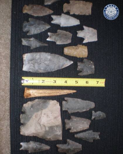 Los guardabosques de Texas recordaron que es ilegal recoger restos en cementerios y playas o ríos públicos