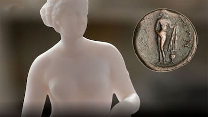 Los habitantes de Cnidos estaban tan orgullosos de su diosa que la pusieron en sus monedas.