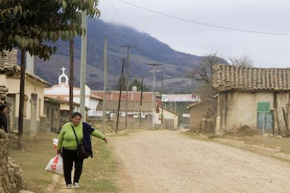 Los habitantes de Los Toldos pagan sobreprecio por alimentos y otros artículos de primera necesidad