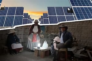 Los habitantes de Pampa Clemesí, en el sur de Perú, viven con linternas para navegar la oscuridad.