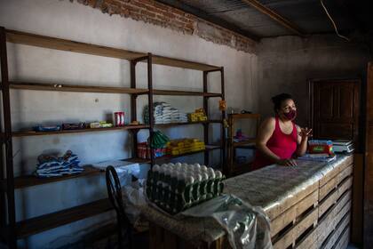 Los habitantes de Puerto Eva Perón perdieron provisiones por los bloqueos