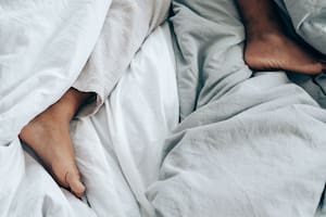 Qué significa si dormís con las medias puestas