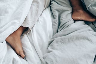 Qué significa si dormís con las medias puestas