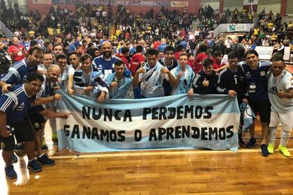 Los Halcones, el seleccionado de futsal con síndrome de Down, son subcampeones del mundo