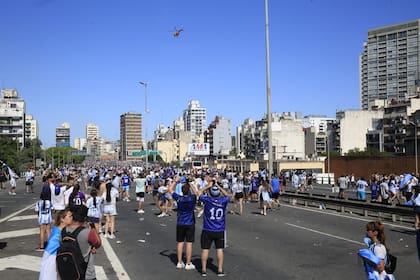 Los helicópteros que sobrevolaron la ciudad con los jugadores de la selección