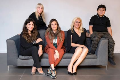 Los herederos de Diego Armando Maradona: Gianinna, Claudia y Dalma Maradona, Verónica Ojeda y Dieguito Maradona