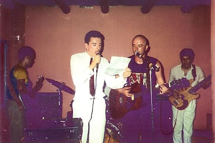 Los hermanos Andrea y Luca Prodan en 1982. "Aguja" Gómez tuvo relación con Luca