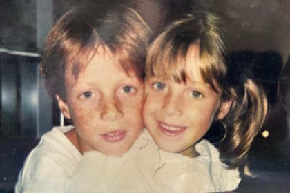 Los hermanos Facundo y Martina Saravia.