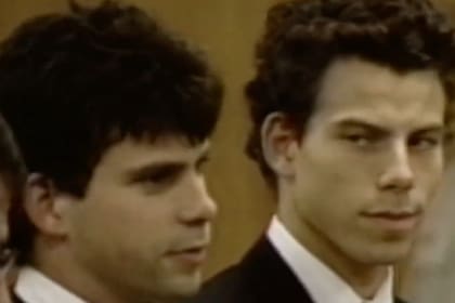 Los hermanos Menendez, condenados por el asesinato de su padre, José Menendez, quien era ejecutivo de una discográfica