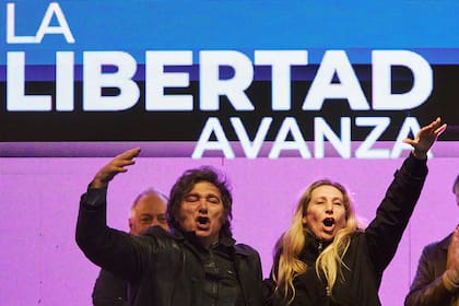 Los hermanos Milei, en el cierre de campaña