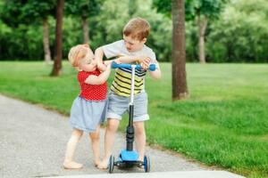 Rivalidad entre hermanos: por qué a veces el conflicto se extiende hasta la edad adulta