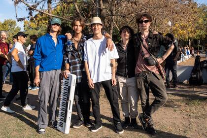 Los hermanos Salvador y Milo Camisani tocaron con su banda “Ke Rompemos”