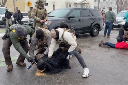 Los hermanos vigilantes han documentado agresiones en las redadas del ICE (IG ben_jamin_music__)