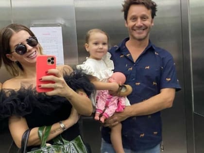 Los hijos de Benjamín Vicuña y la China Suárez continuarán escolarizados en Turquía hasta diciembre