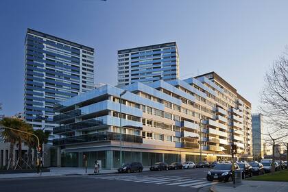 Los hijos de José Alperovich pidieron al juez si su padre puede cumplir la pena en prisión domiciliaria en este complejo de departamentos en Puerto Madero