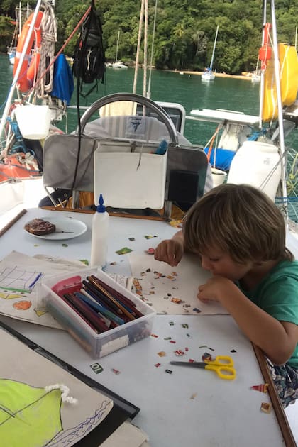 Los hijos de Virginia Britos y Ezequiel Carballo estudian a bordo, ahora en Río de Janeiro