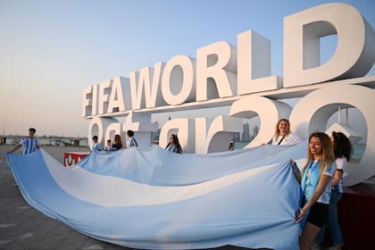 Los hinchas argentinos llegaron a Qatar y se preparan para alentar a la Selección