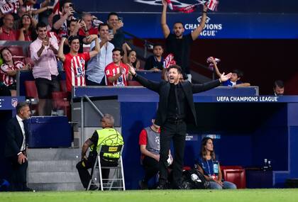 Los hinchas de Atlético de Madrid, rendido a los pies de Diego Simeone, que ganó 8 títulos como DT desde que llegó el 23 de diciembre de 2011