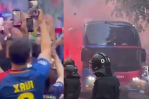 Los hinchas de Barcelona se confundieron de micro y le arrojaron piedras al ómnibus donde viajaban sus jugadores