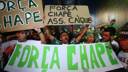 Los hinchas de Chapecoense, en una de las jornadas en homenaje a las víctimas