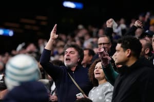 Los silbidos de los hinchas de Real Madrid cada vez que Vinicius tocaba la pelota: el brasileño, desconsolado