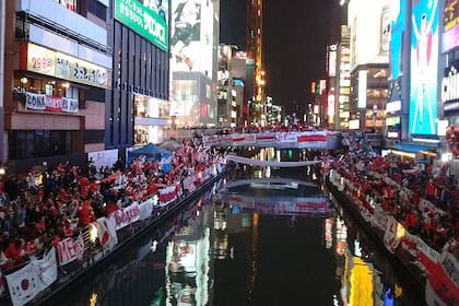 Los hinchas de River hicieron un multitudinario banderazo en Japón