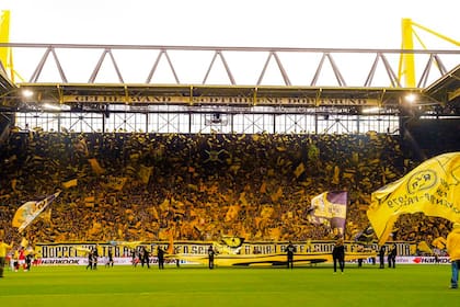 Una de las tribunas del estadio de Borussia Dortmund será utilizada como un espacio de lucha contra el coronavirus