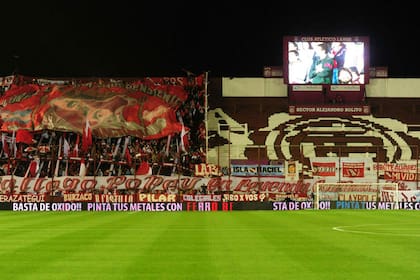 Los hinchas de Independiente en el estadio de Lanús, hace algunos días