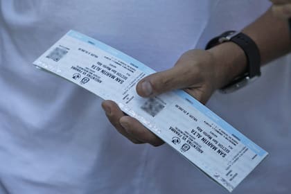 Los hinchas siguen esperando el precio de las entradas