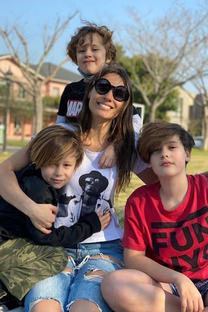 Los hios de Pampita expresan el mismo reclamo cuando se mudan de casa: "Mamá, tirá todo eso"