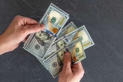 Los homenajeados recibirán el bono el 20 de diciembre, según anticipó el mandatario