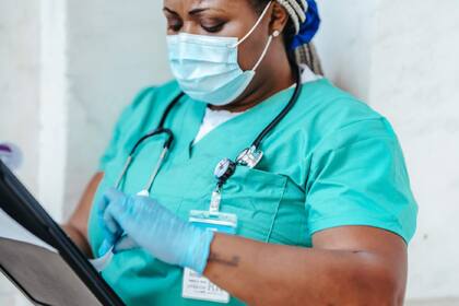 Los hospitales que aceptan Medicaid preguntan en Florida sobre el estatus migratorio de los pacientes