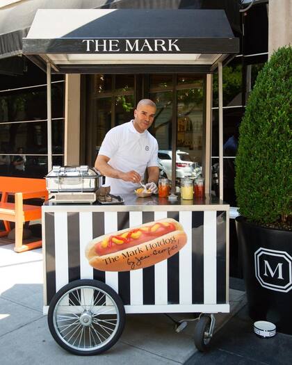 Los hot dogs de Jean Georges cuestan alrededor de 6 dólares y tienen kimchi como ingrediente especial